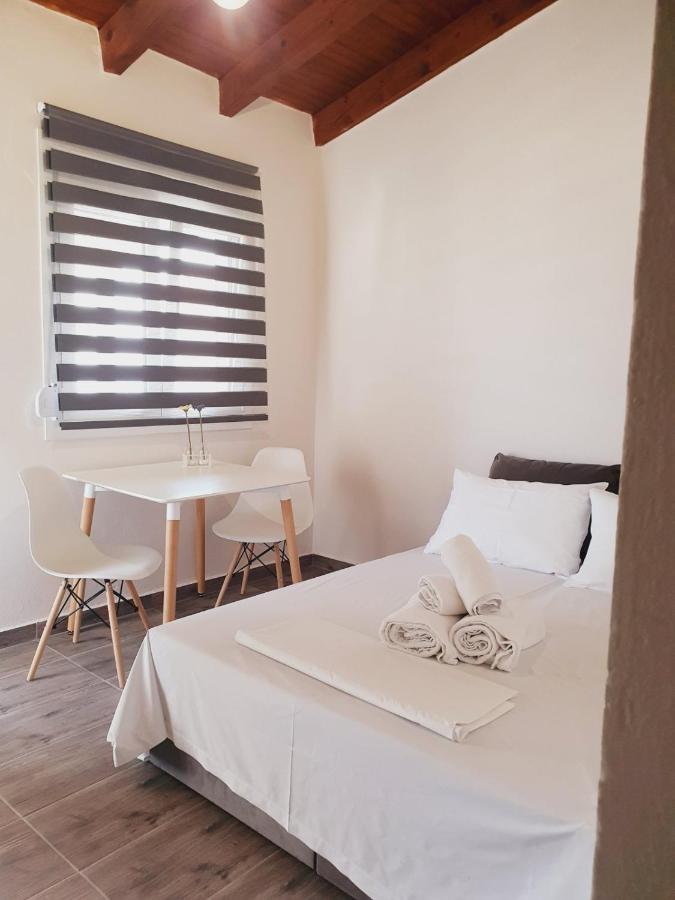 Pigadhia  V&E'S Apartments מראה חיצוני תמונה