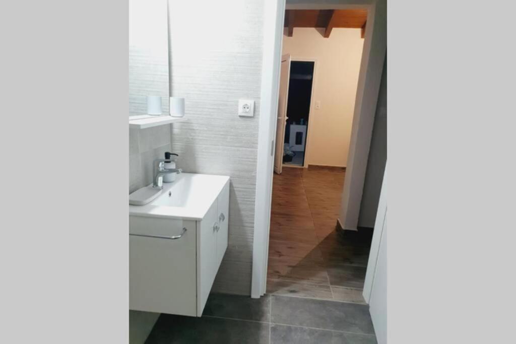 Pigadhia  V&E'S Apartments מראה חיצוני תמונה